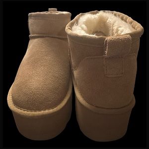 Platform Mini Boot, Short Ankle, Fur Fleece Lined, Size 38 (US 7.5-8) NEW